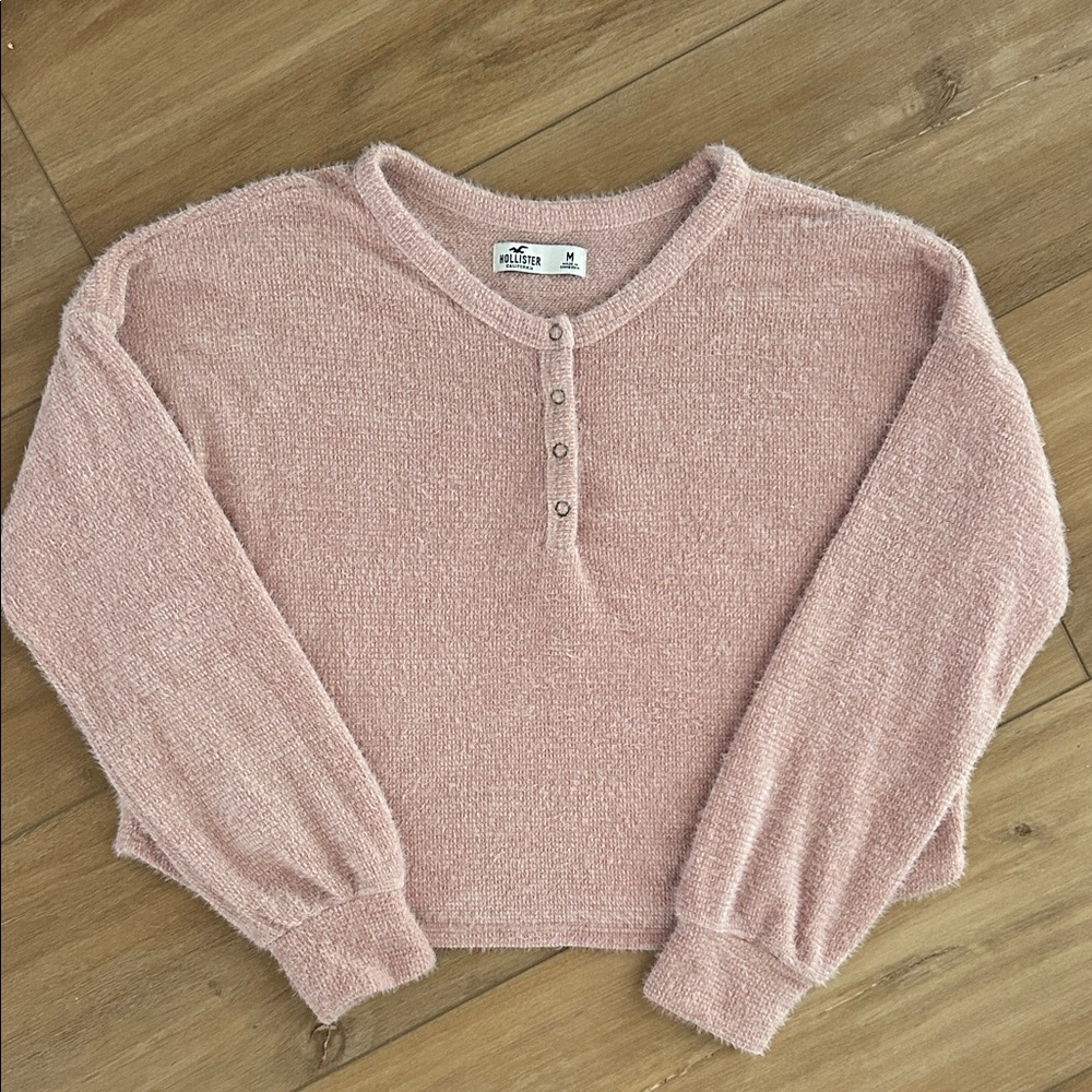 Like new - HOLISTER Soft Pink Cropped Henley Sweater
